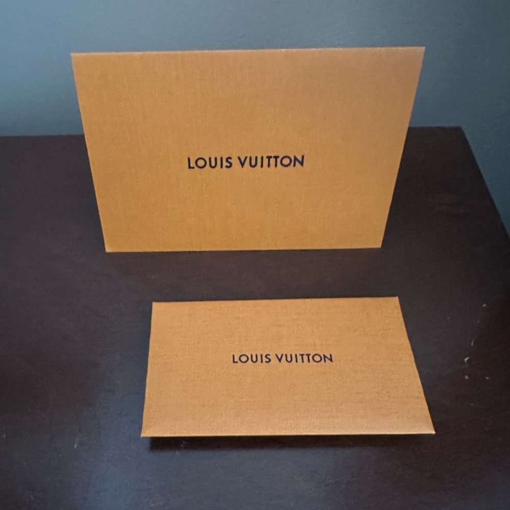 Louis Vuitton gift card and envelope new